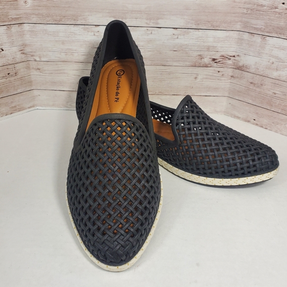 New!!! Pretty Comfy Shoes For Beach, Casual, Party, Rainy Days - Picture 2 of 9